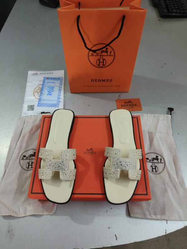 FIRST COPY HERMES ORAN SANDALS (CREAM) FOR WOMENS