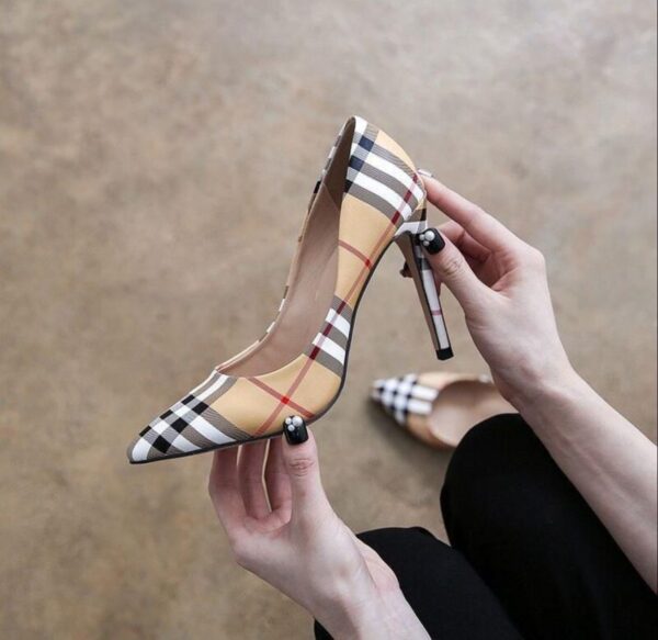 FIRST  COPY Burberry Pumps FOR LADIES