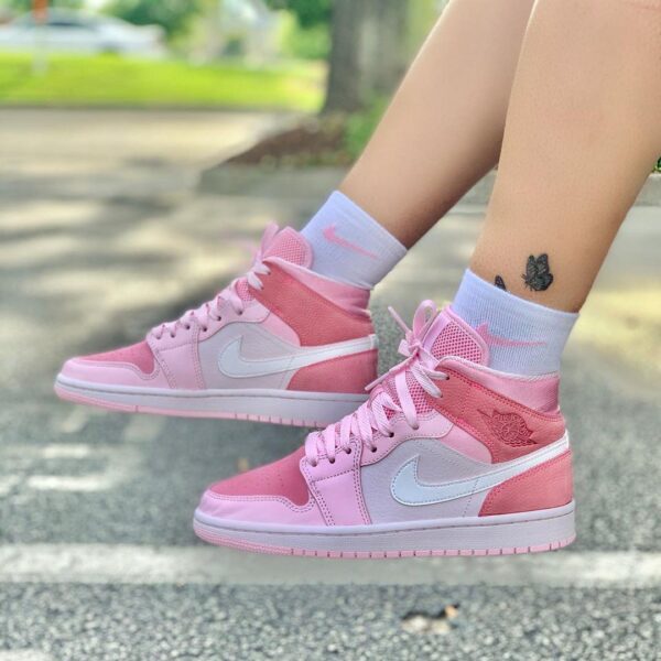 FIRST COPY AIR JORDANS RETRO 1 DIGITAL PINK FOR GIRL