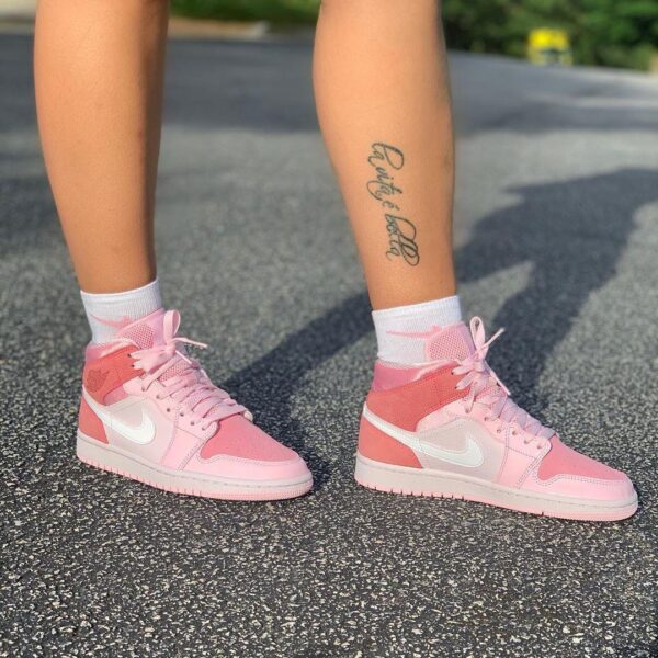 FIRST COPY AIR JORDANS RETRO 1 DIGITAL PINK FOR GIRL - Image 5