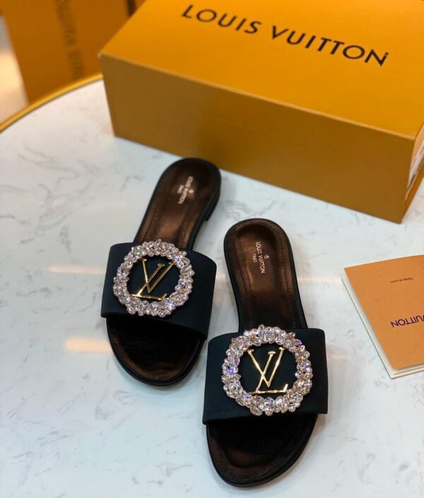 FIRST COPY LOUIS VUITTON FLATS FOR WOMEN