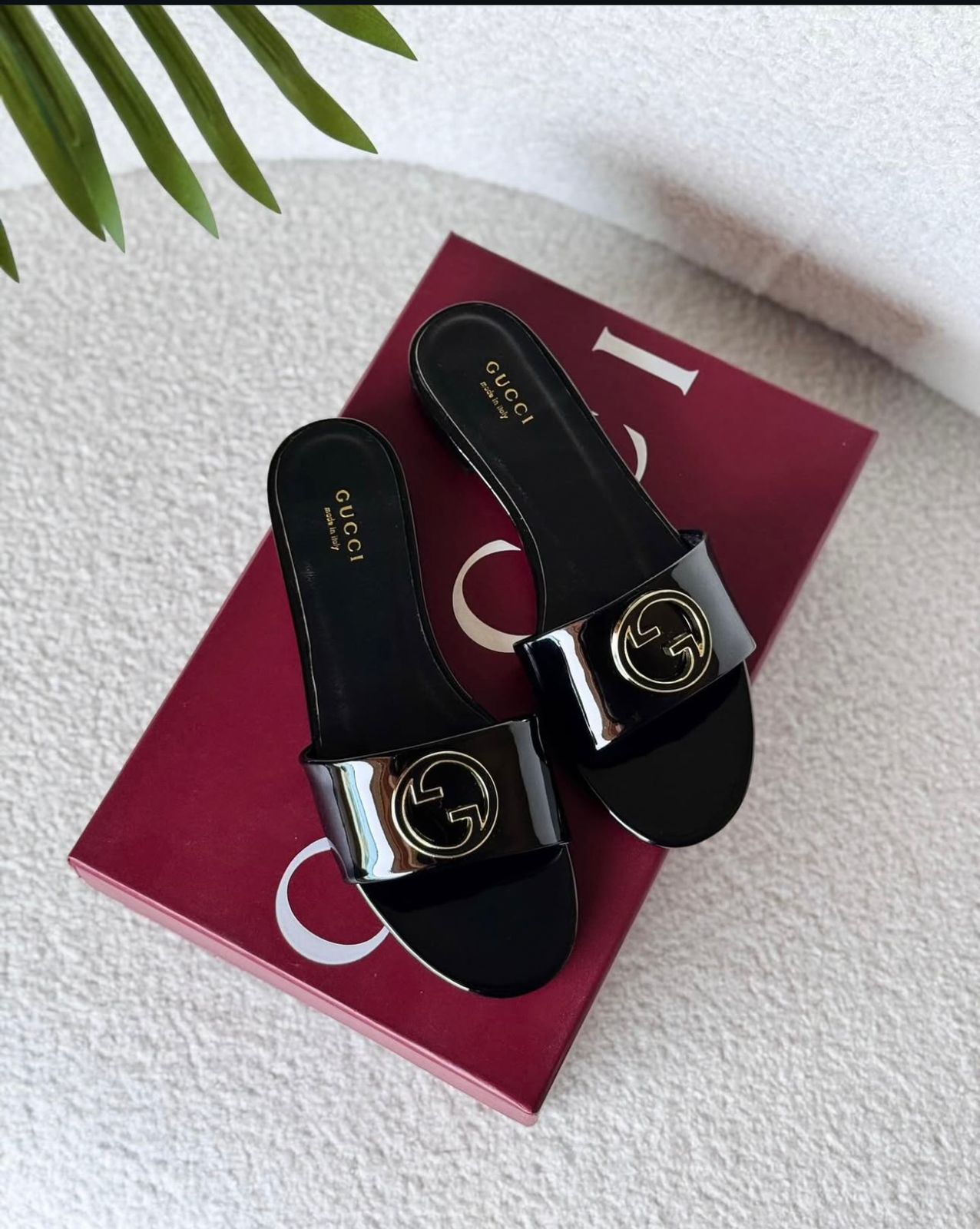 premium quality GUCCI FLATS for her - Image 5