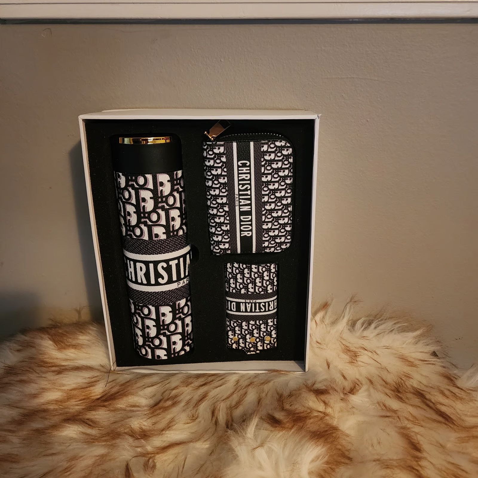 FIRST COPY CHRISTIAN DIOR SET THERMOS & KEY HOLDER & CARD HOLDER - Image 3