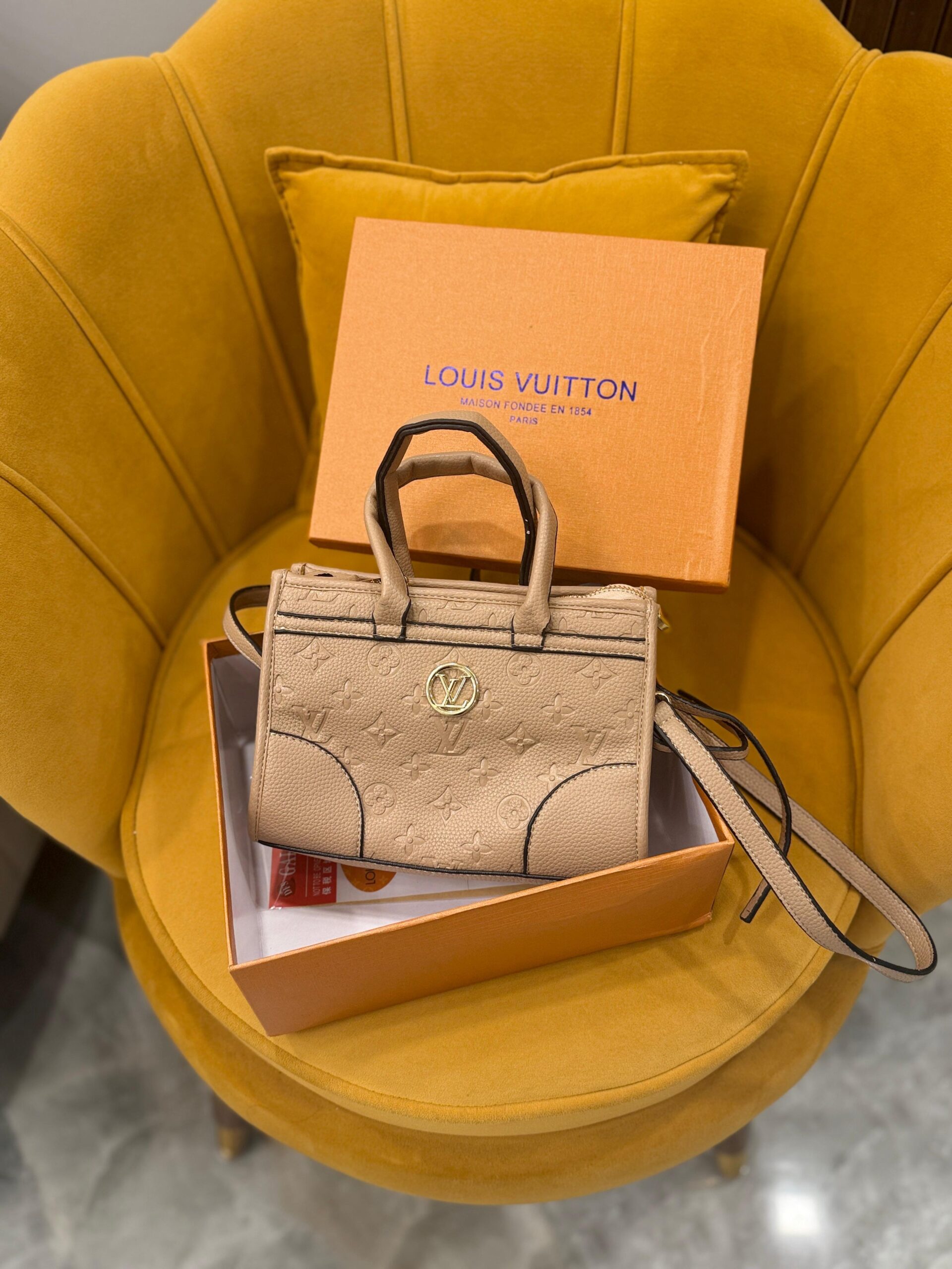 FIRST COPY LOUIS VUITTON MONOGRAM HANDBAG - Image 3