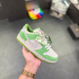 FIRST COPY NIKE SB DUNK CHLOROPHYLL 2025