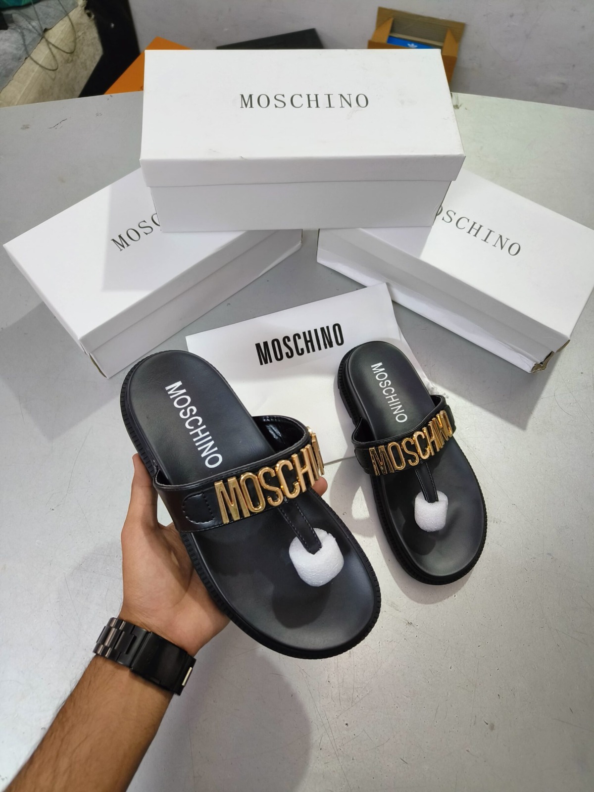 FIRST COPY Moschino Slides for her - Image 3