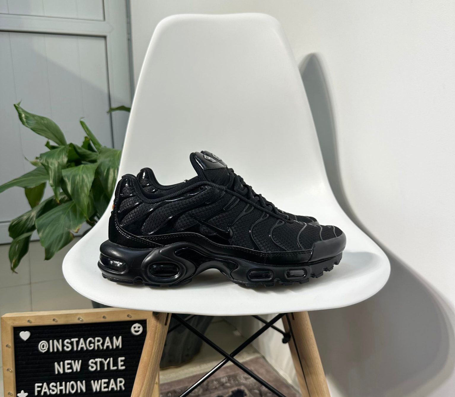 FIRST COPY NIKE AIRMAX PLUS TRIPLE BLACK - Image 3