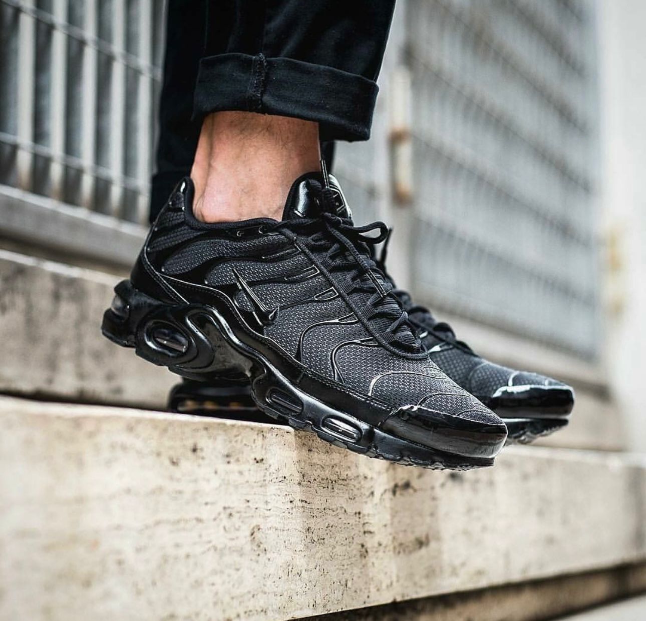 FIRST COPY NIKE AIRMAX PLUS TRIPLE BLACK - Image 5