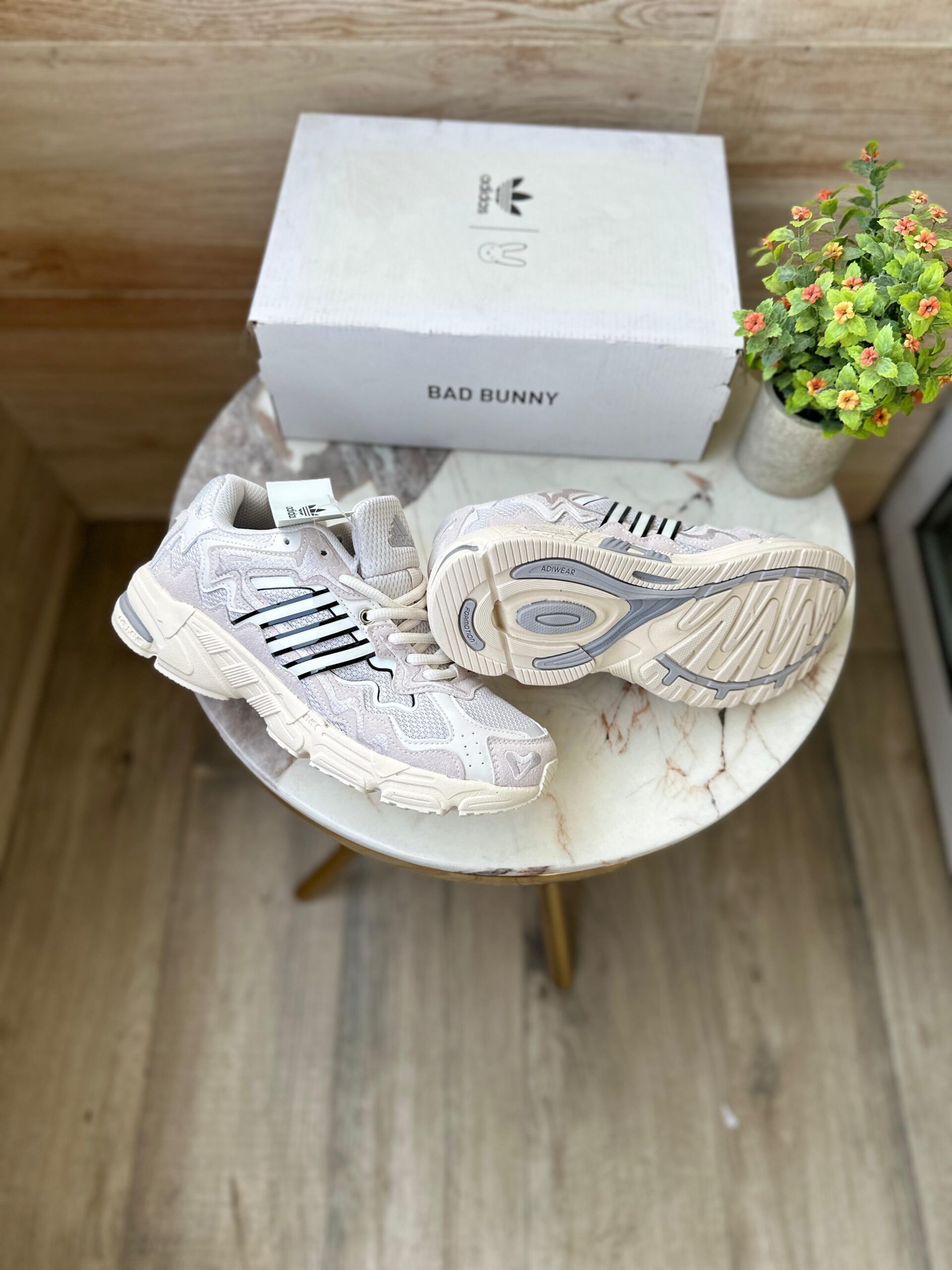 FIRST COPY ADIDAS BAD BUNNY RESPONSE CL wonder white - Image 3