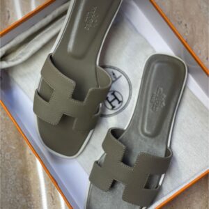 FIRST COPY Hermes Oran Flats in Stock