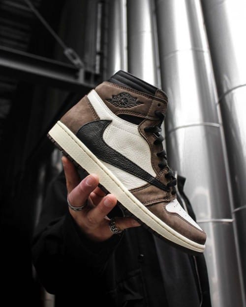 FIRST COPY NIKE AIR JORDAN 1 X TRAVIS BROWN HIGH SEMI UA