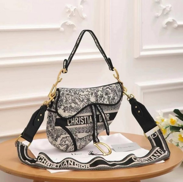 FIRST COPY CHRISTIAN DIOR SADDLE JUNGLE EDITION
