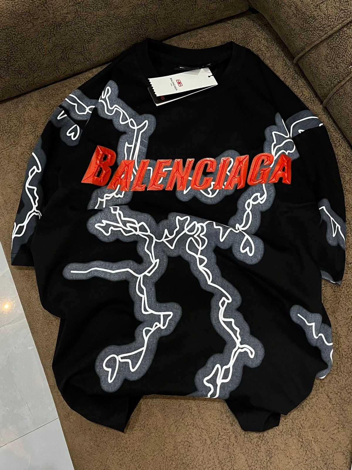 FIRST COPY BALENCIAGA STORE ARTICLE Drop shoulder