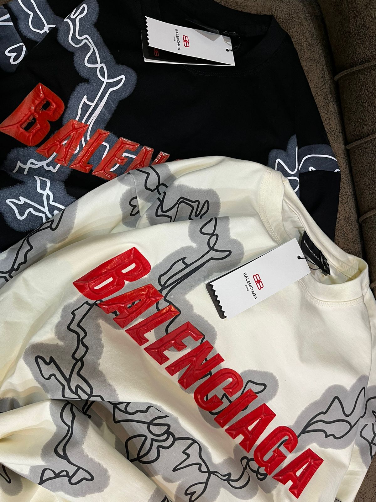 FIRST COPY BALENCIAGA STORE ARTICLE Drop shoulder - Image 3