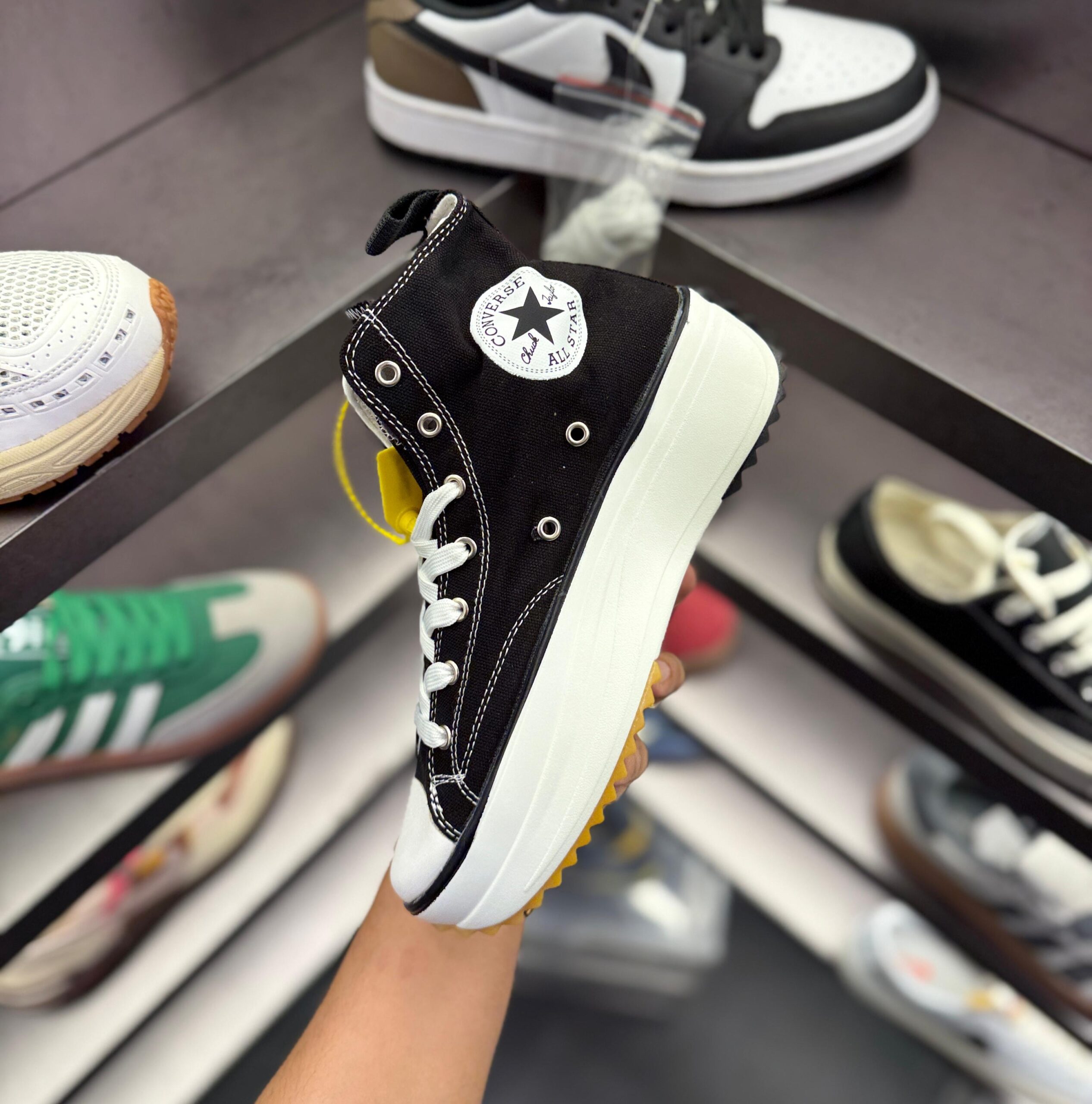 FIRST COPY CONVERSE HIKE STAR - Image 9