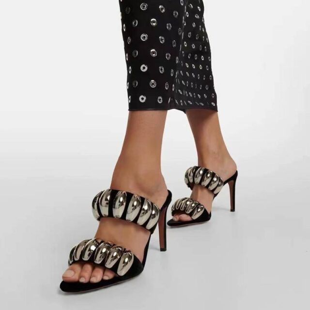 FIRST COPY ALAIA SANDALS IN STOCK - Image 3