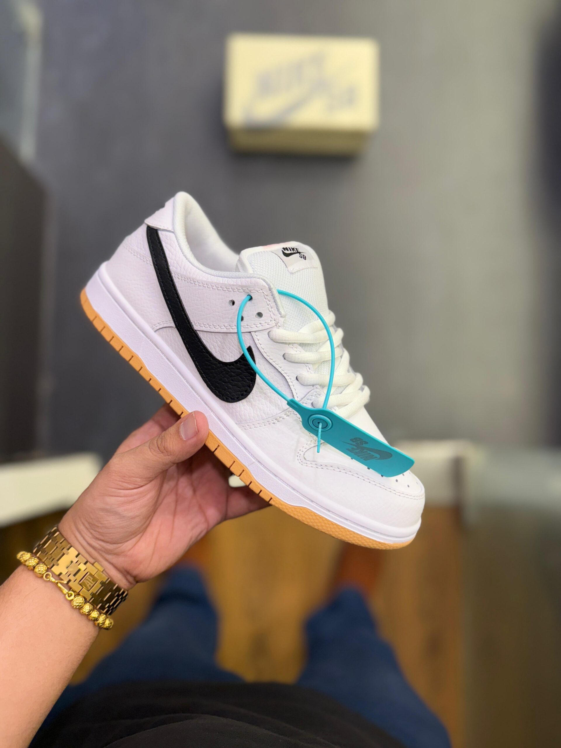 FIRST COPY NIKE SB DUNK LOW WHITE GUM - Image 2