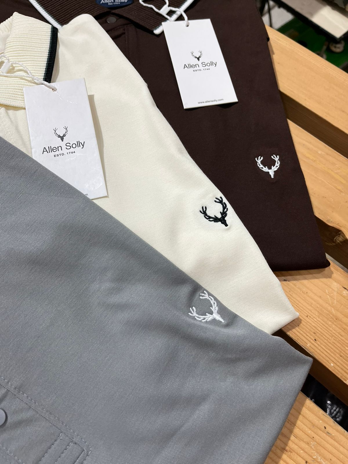 FIRST COPY Allen solly Store articles Half sleeves Collar neck - Image 4