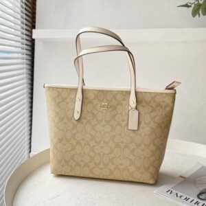 FIRST COPY COACH SIGNATURE TOTE COLLECTION