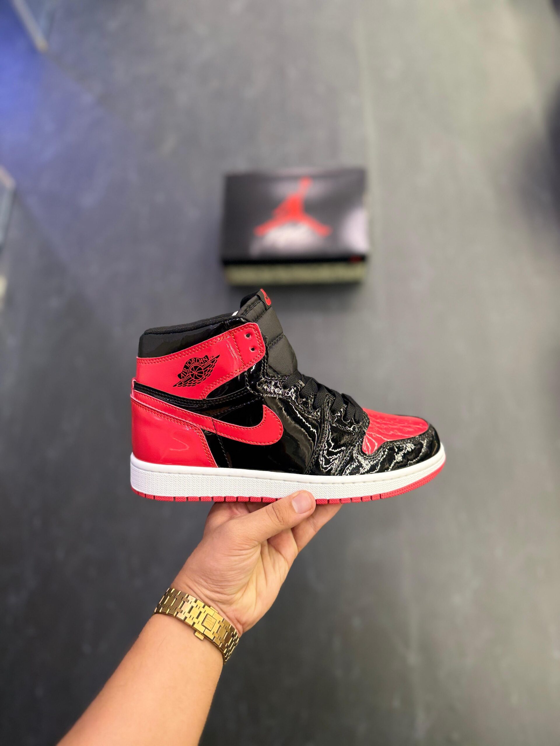 FIRST COPY AIR JORDANS RETRO 1 PATENT BRED FOR MEN - Image 2