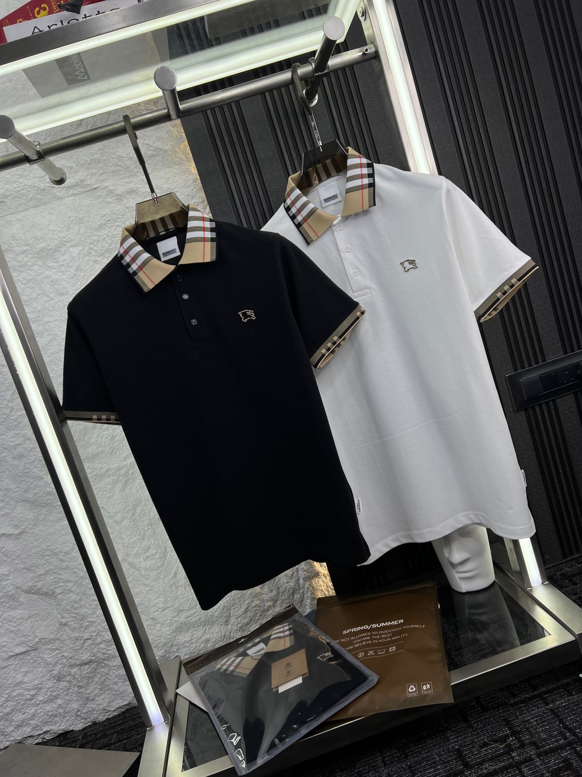 FIRST COPY BURBERRY COLLAR T-SHIRT - Image 11