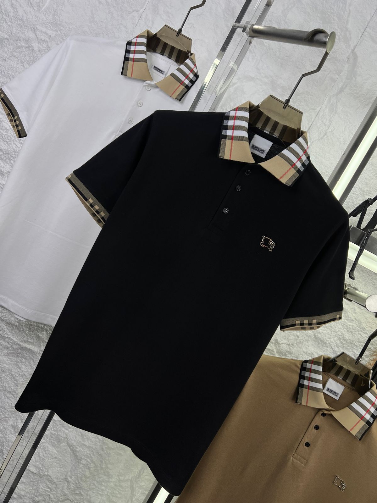 FIRST COPY BURBERRY COLLAR T-SHIRT - Image 3