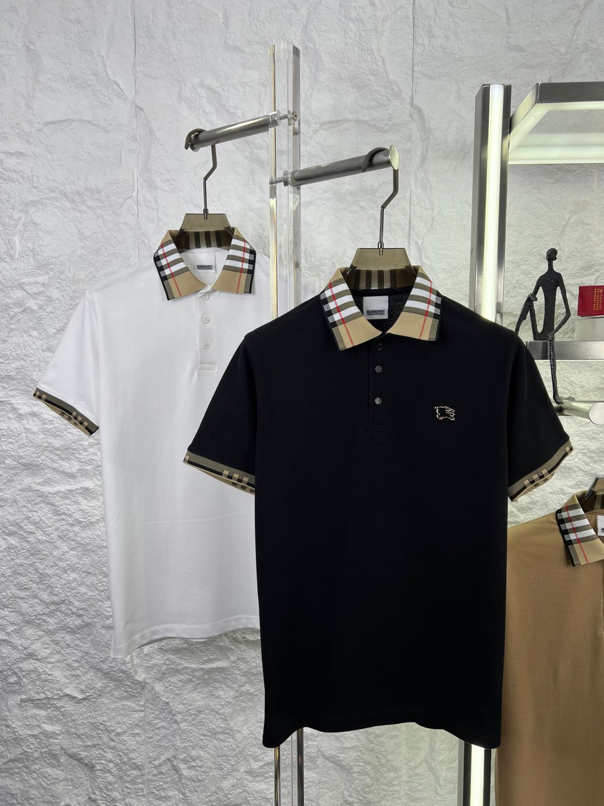 FIRST COPY BURBERRY COLLAR T-SHIRT - Image 9