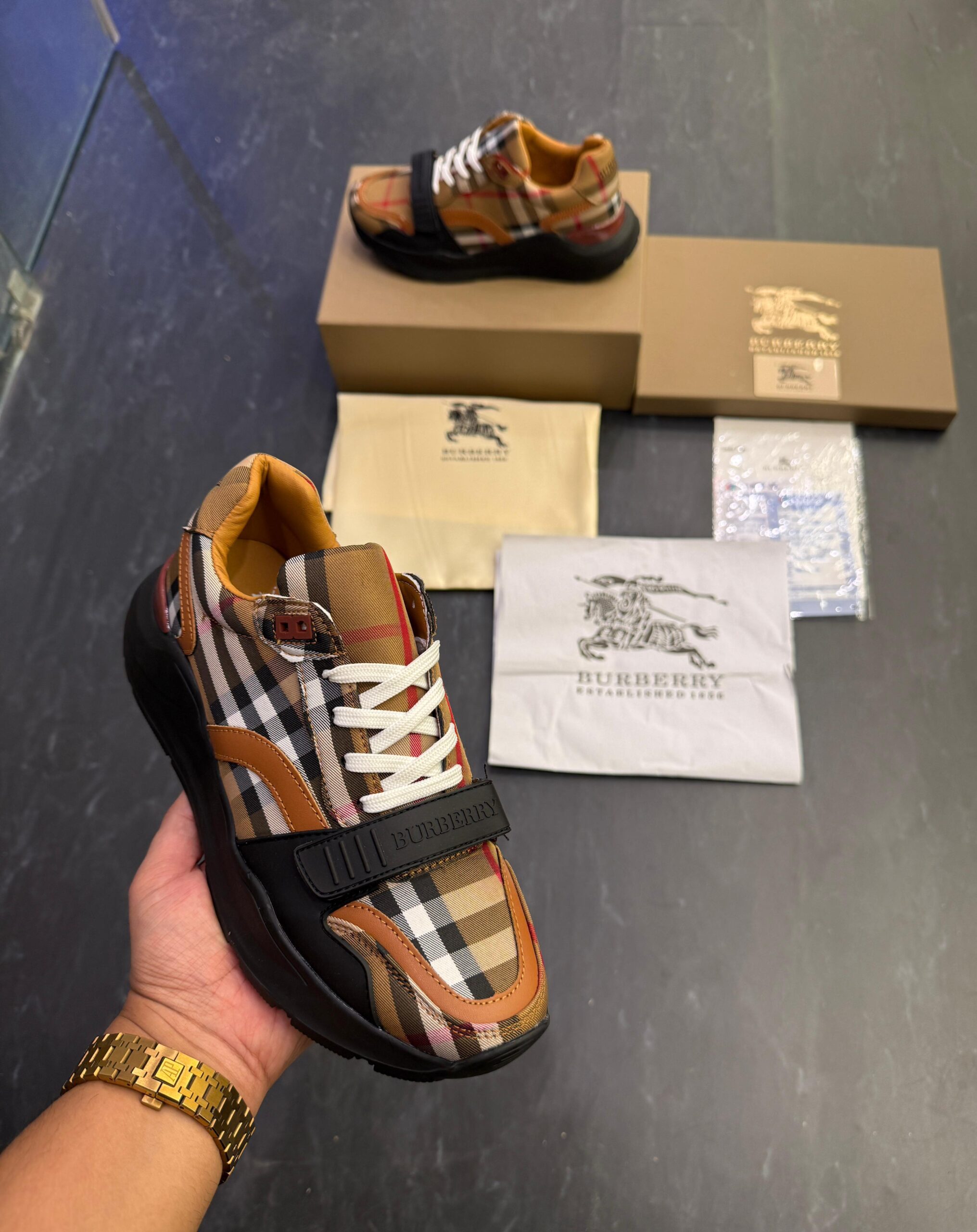 FIRST COPY BURBERRY LONDON SHOES FOR MEN - Image 3