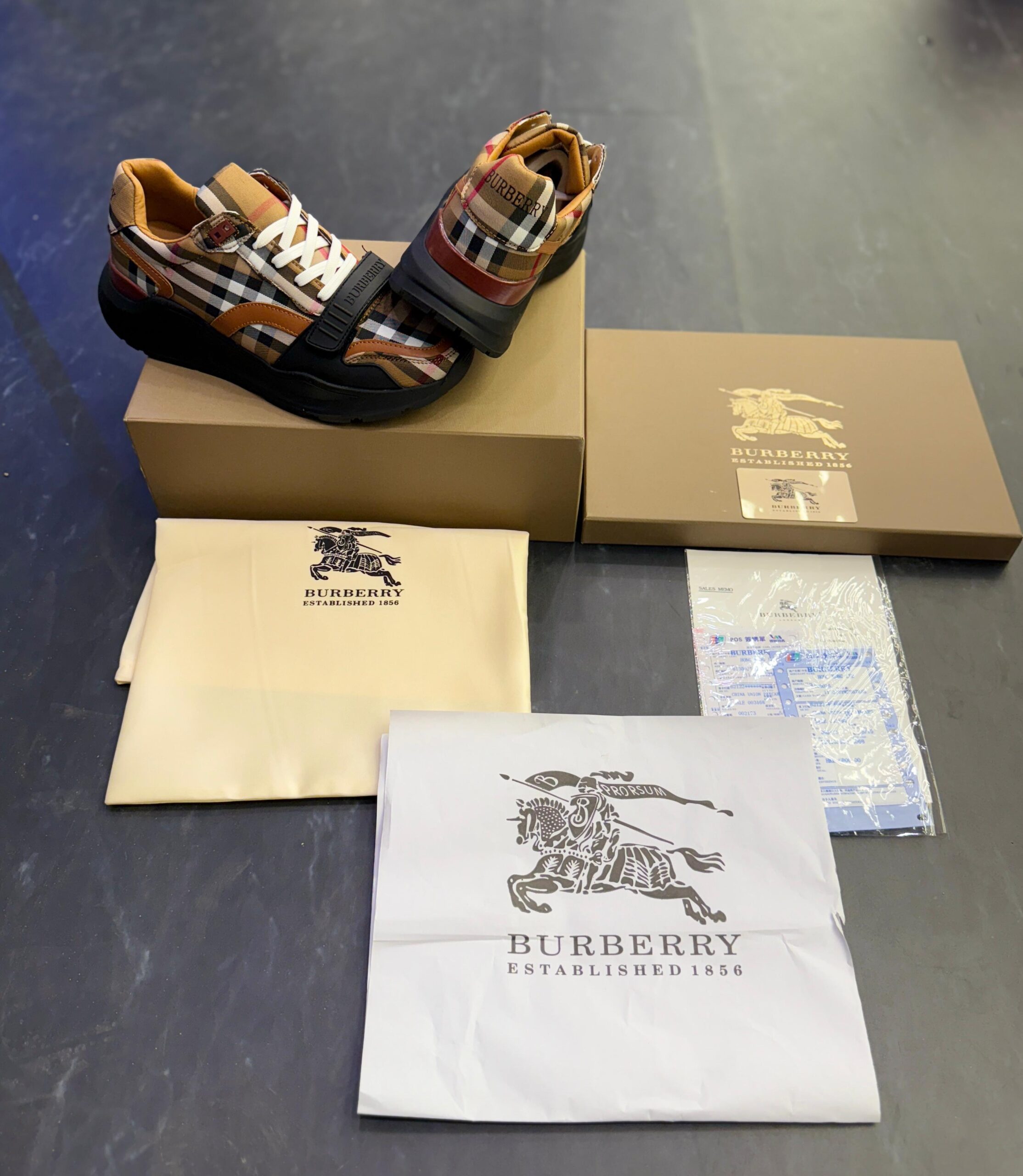 FIRST COPY BURBERRY LONDON SHOES FOR MEN - Image 5