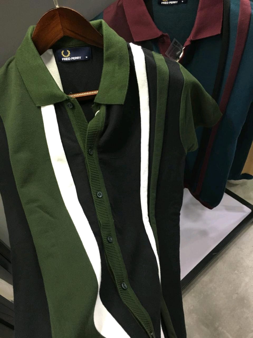 FIRST COPY FRED PERRY VERY PREMIUM KNITTED HALF SLEEVES SHIRT - Image 4