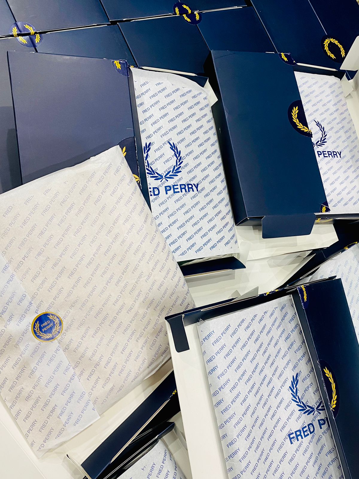 FIRST COPY FRED SHIPMENT JACQUARD TIPPED POLOS T-SHIRT - Image 12