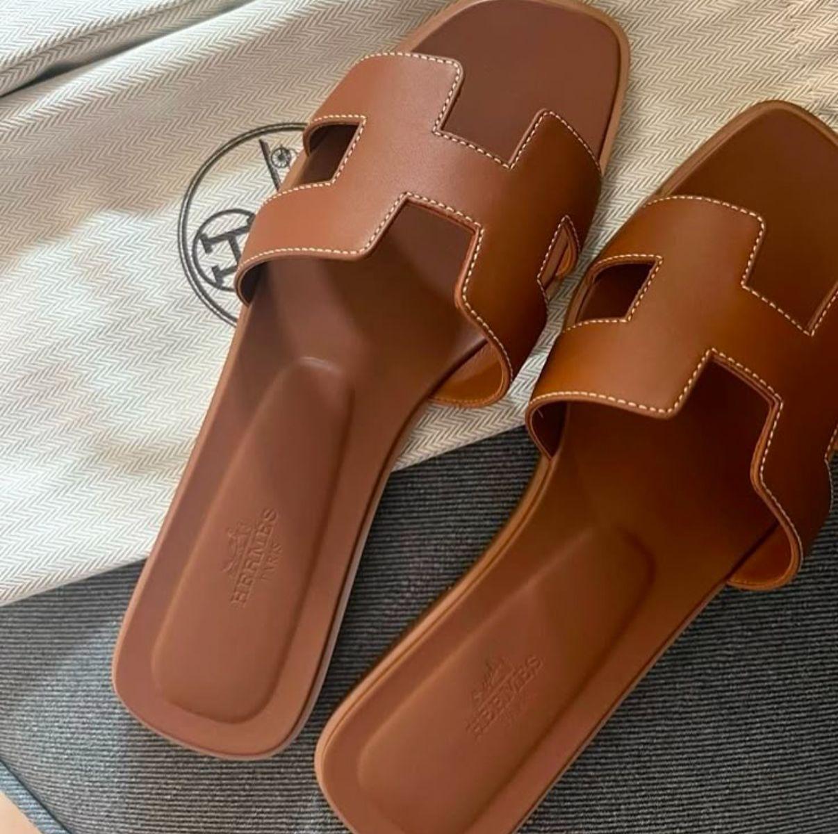 FIRST COPY Hermes Oran Flats in Stock - Image 2