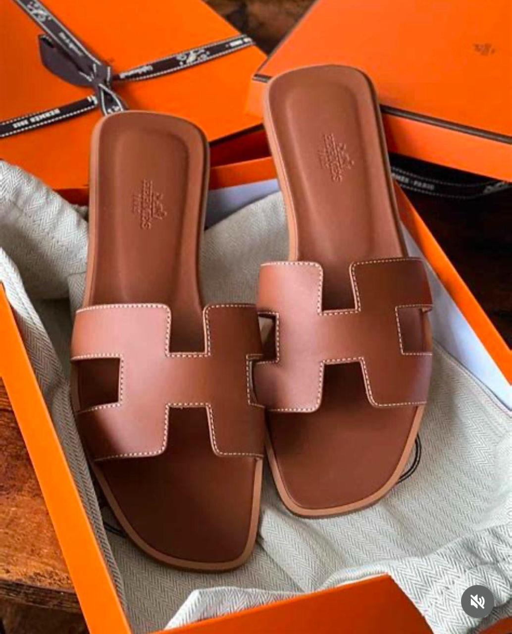 FIRST COPY Hermes Oran Flats in Stock - Image 3