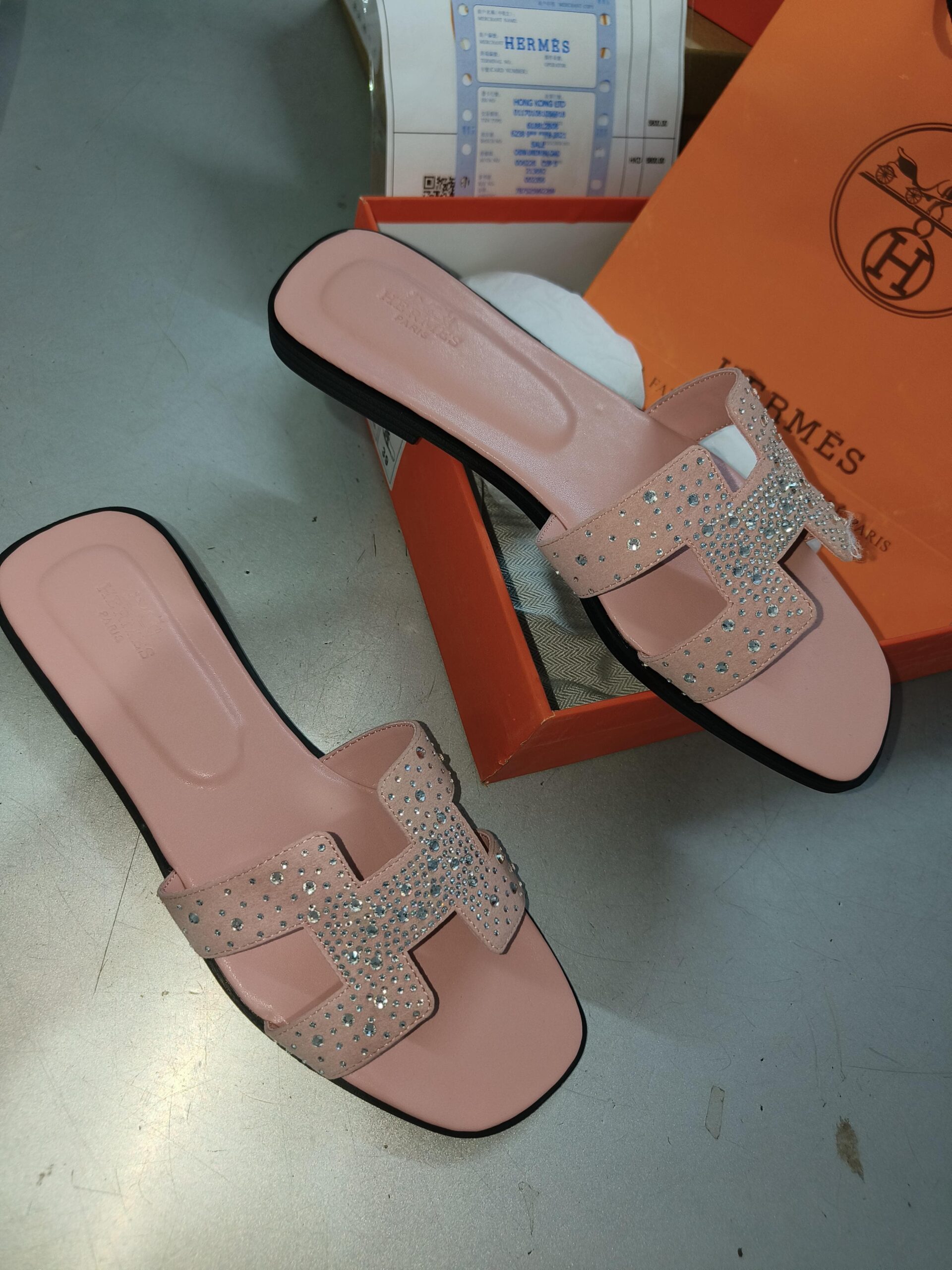 FIRST COPY Hermes pink drill diamonds flats - Image 2