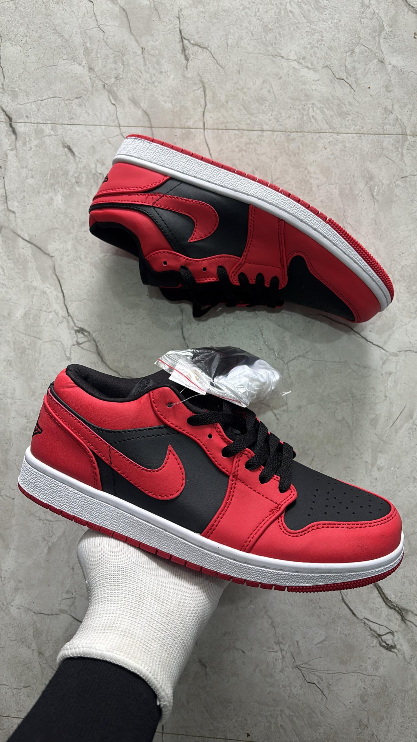 FIRST COPY Jordan cut low Shoes