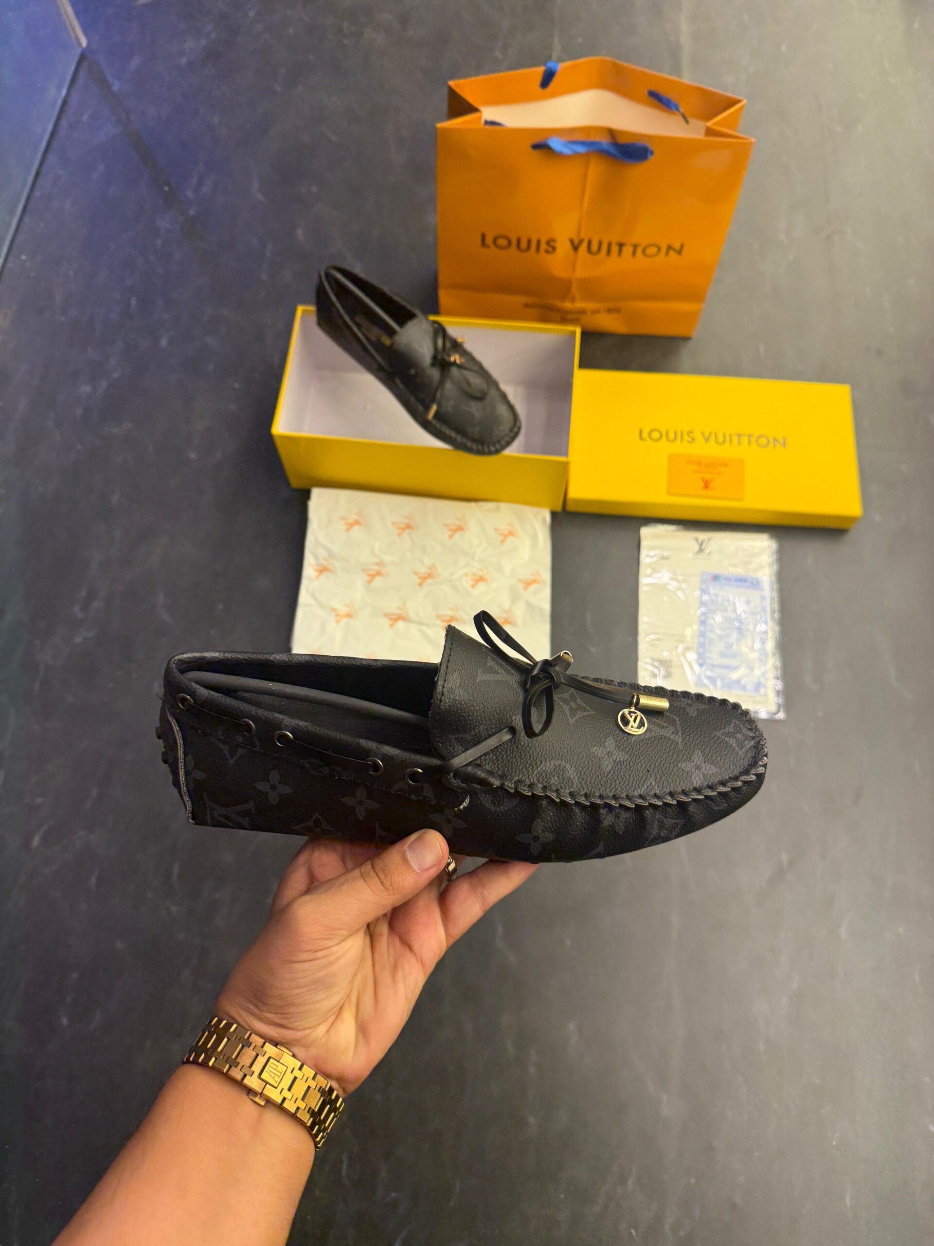 FIRST COPY LOUIS VUITTON MOCCASIN WHITE - Image 4