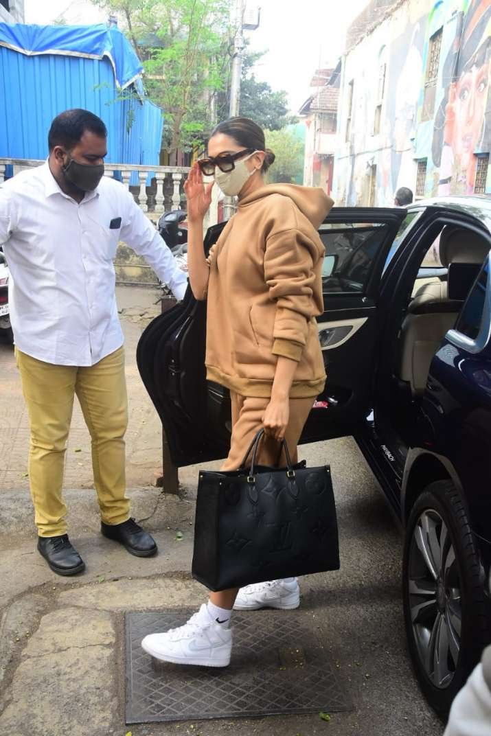 FIRST COPY Louis Vuittion On The Go Tote Bag - Image 2