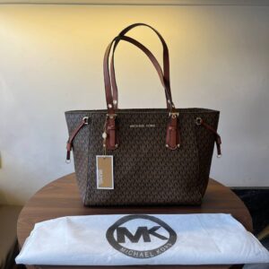 FIRST COPY MICHEAL KORS MK VOYAGER TOTE BAG (134)