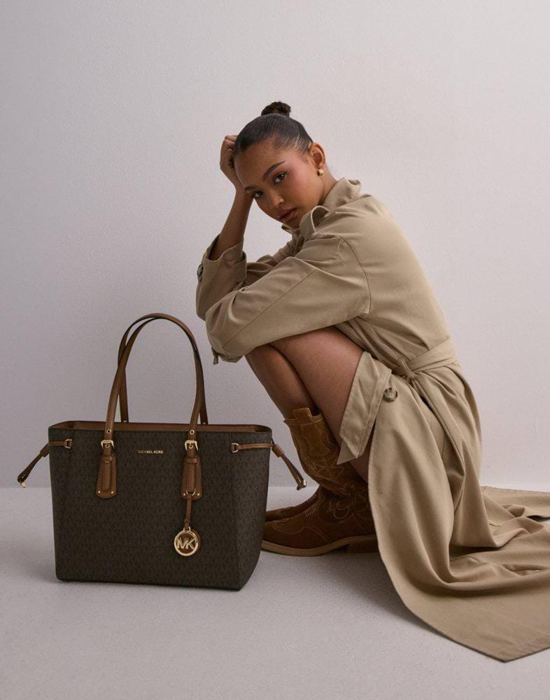 FIRST COPY MICHEAL KORS MK VOYAGER TOTE BAG (134) - Image 2