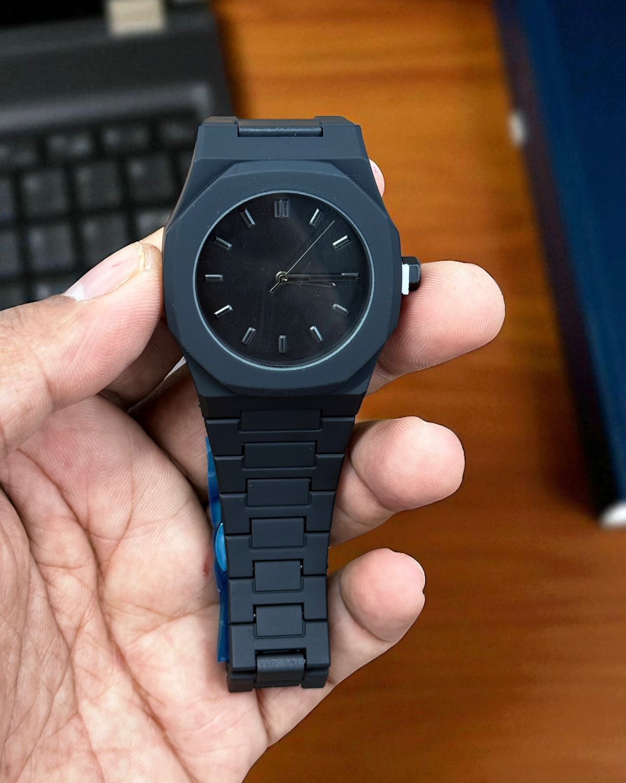 FIRST COPY Mens sabr watch in offer