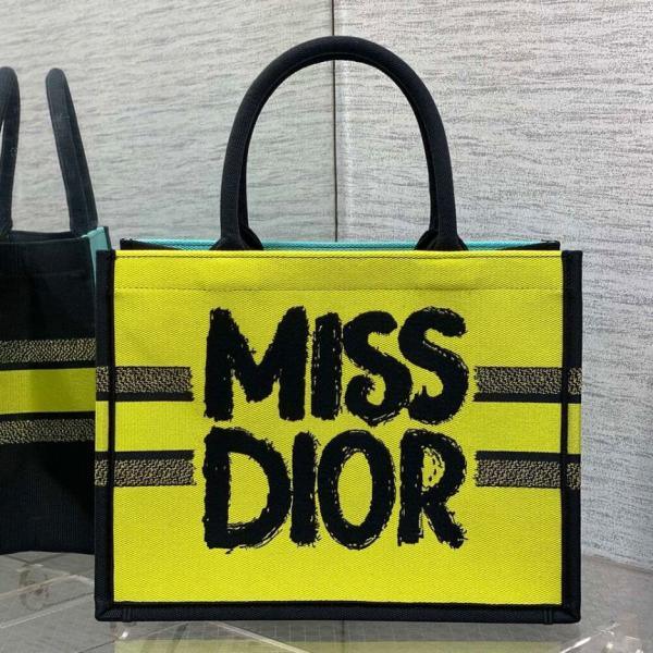 FIRST COPY Miss Dior By Christian Dior Graffiti Book Large Tote Bag - Image 2