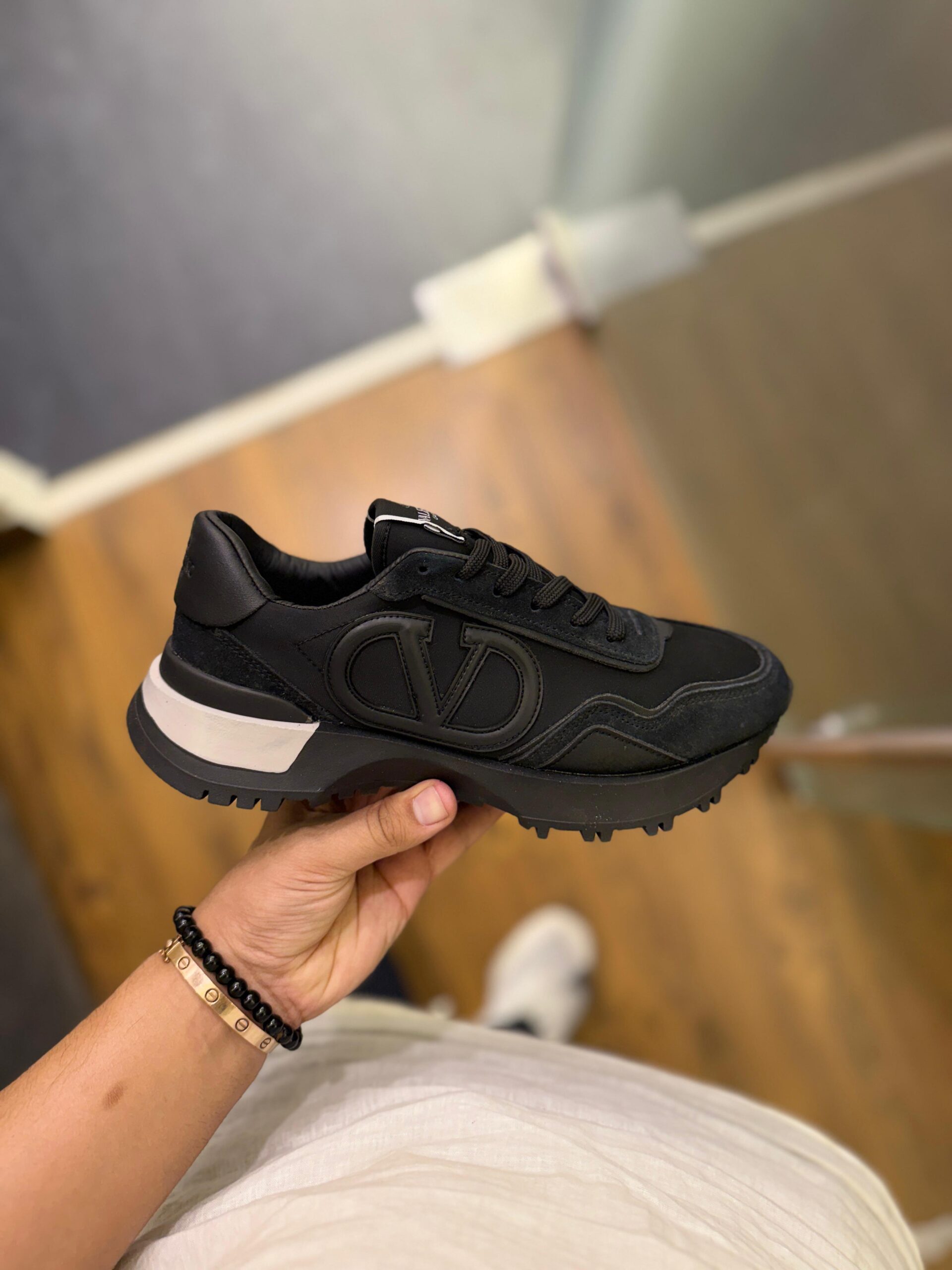 FIRST COPY NEW SEMI U/A SNEAKER VALENTINO GENEVA-SWISS