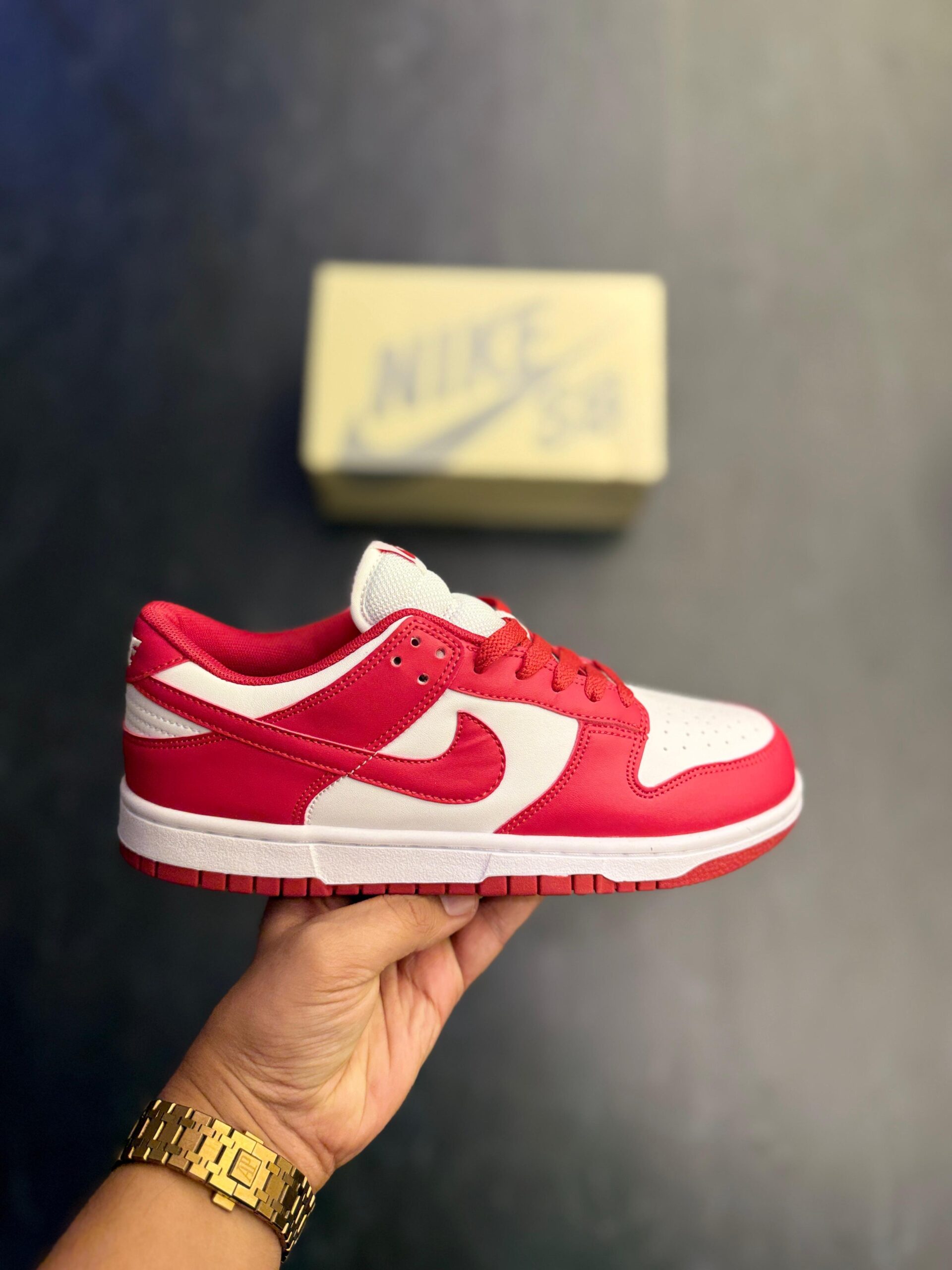 FIRST COPY NIKE SB DUNK GYM RED