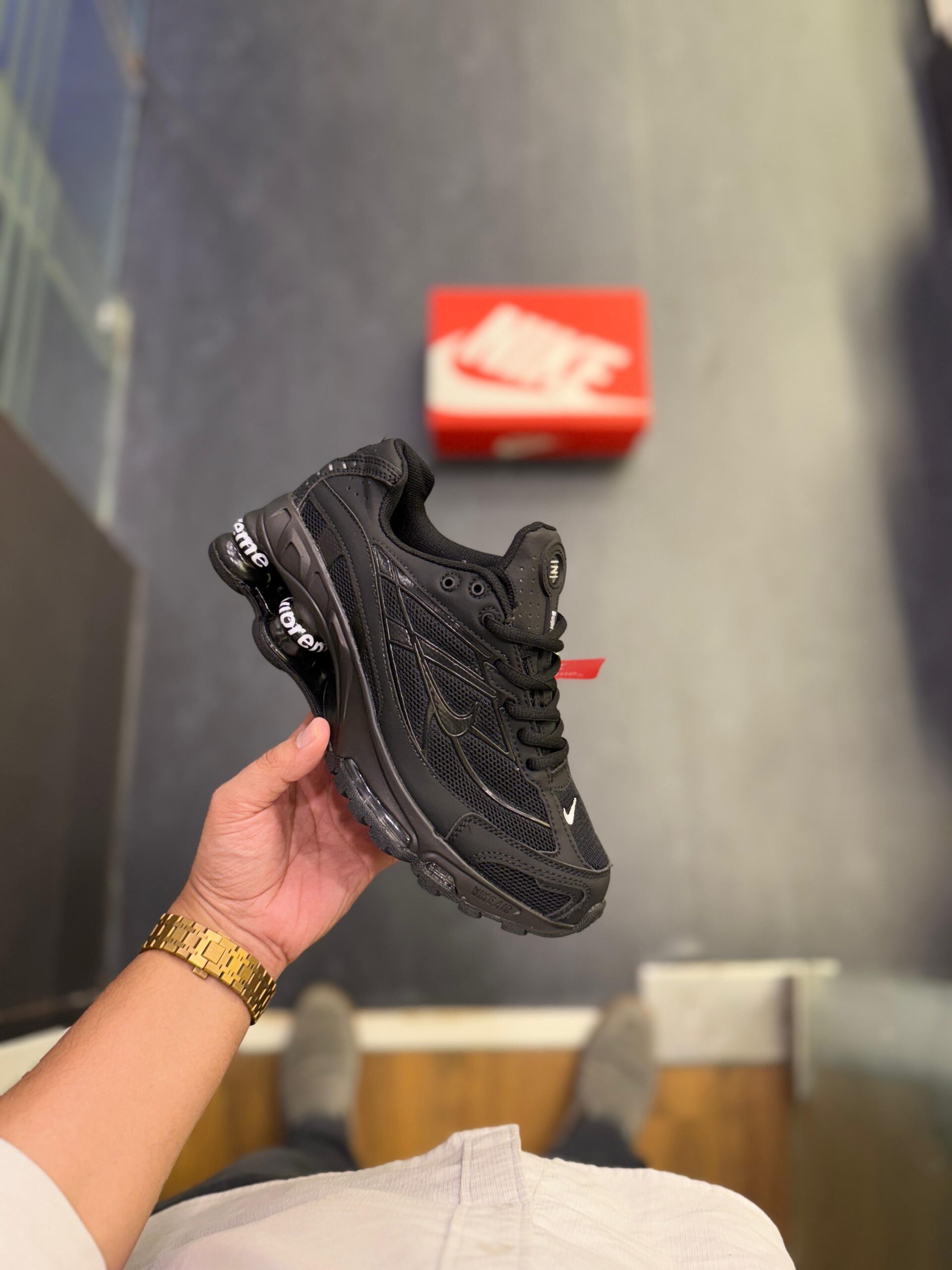 FIRST COPY NIKE SHOX 2025 BLACK WHITE SUPREME