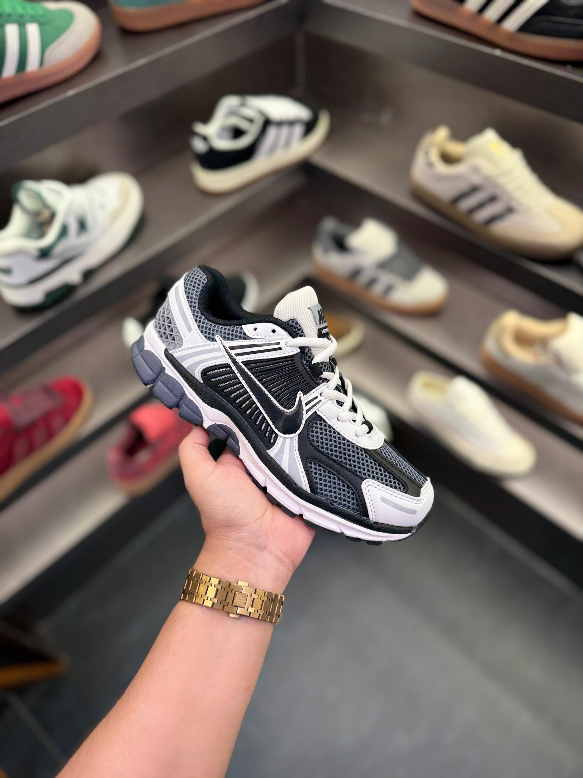 FIRST COPY NIKE ZOOM VOMERO SUMMIT BLACK DARK GREY SHOES - Image 2