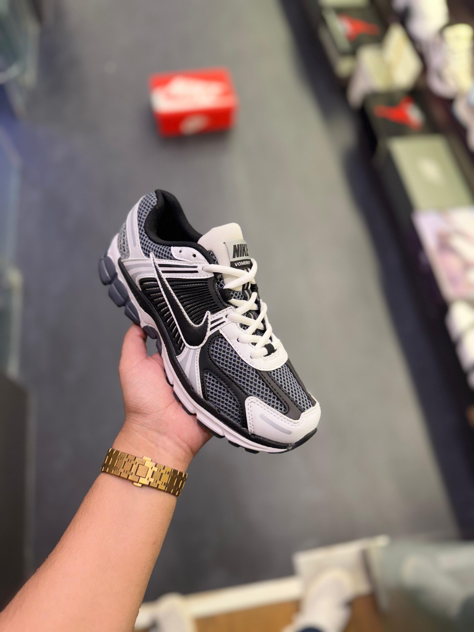 FIRST COPY NIKE ZOOM VOMERO SUMMIT BLACK DARK GREY SHOES - Image 5