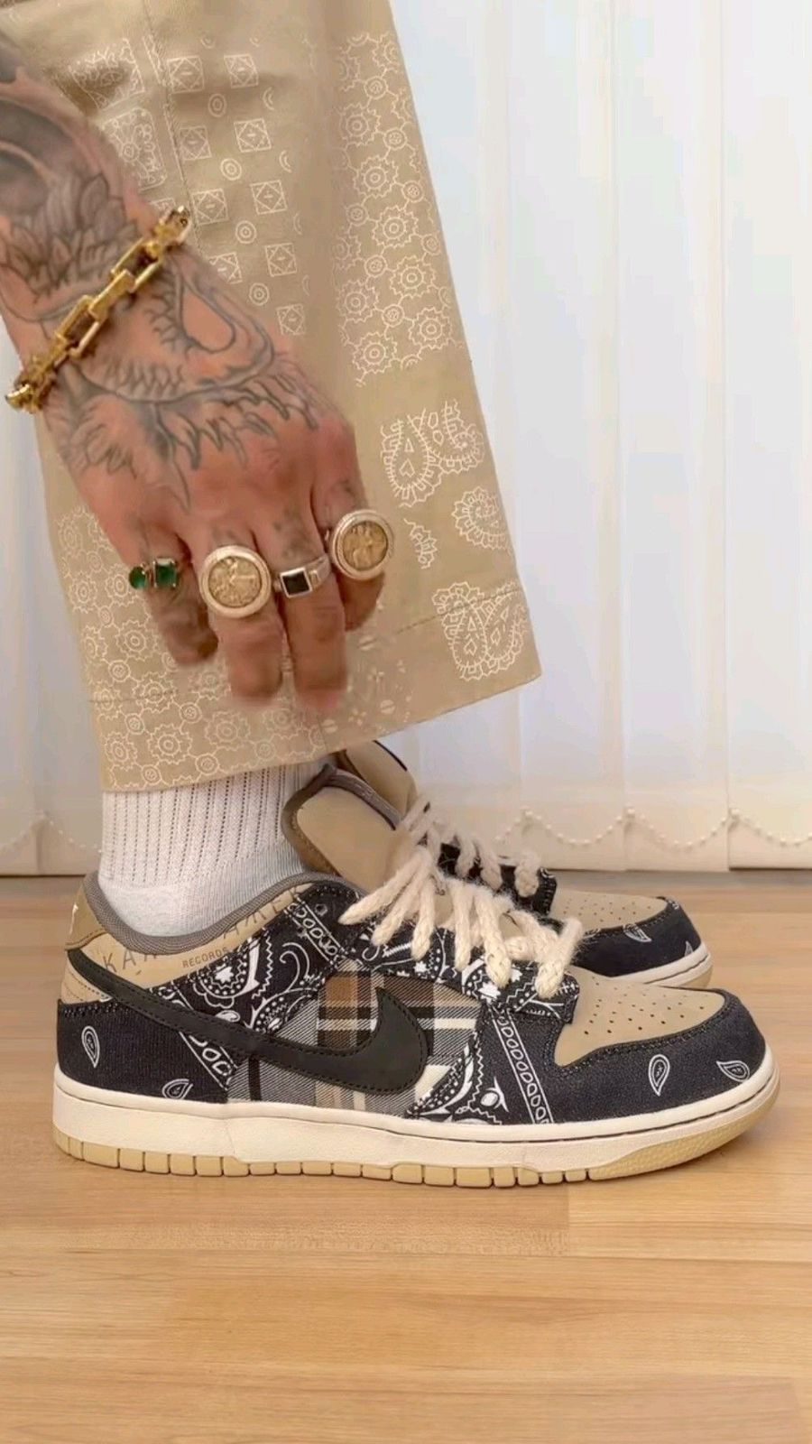 FIRST COPY Nike Jordan SB Dunk X Travis Scott Cactus Jack - Image 2