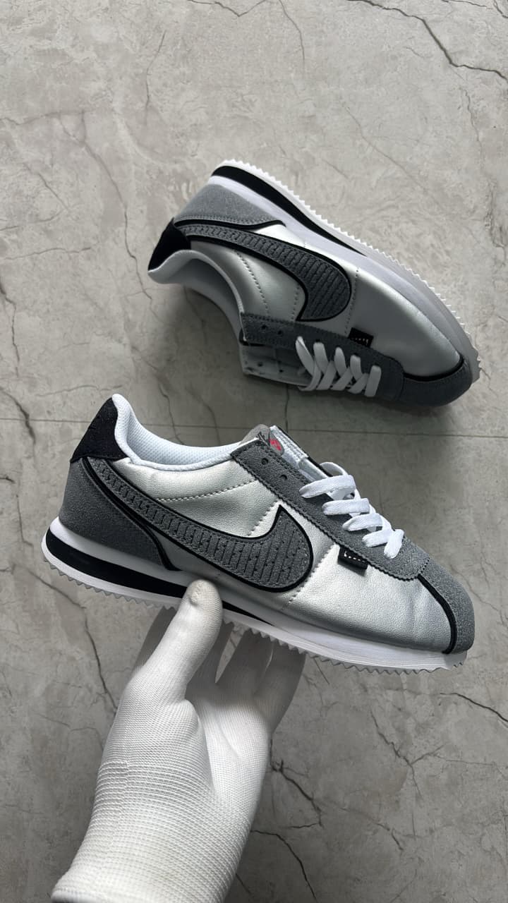 FIRST COPY Nike cortez petals shoes for girls