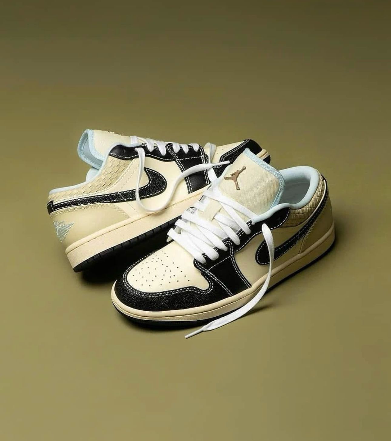 FIRST COPY Nikee Air Jordan 1 Low SE COCONUT MILK BLACK - Image 3
