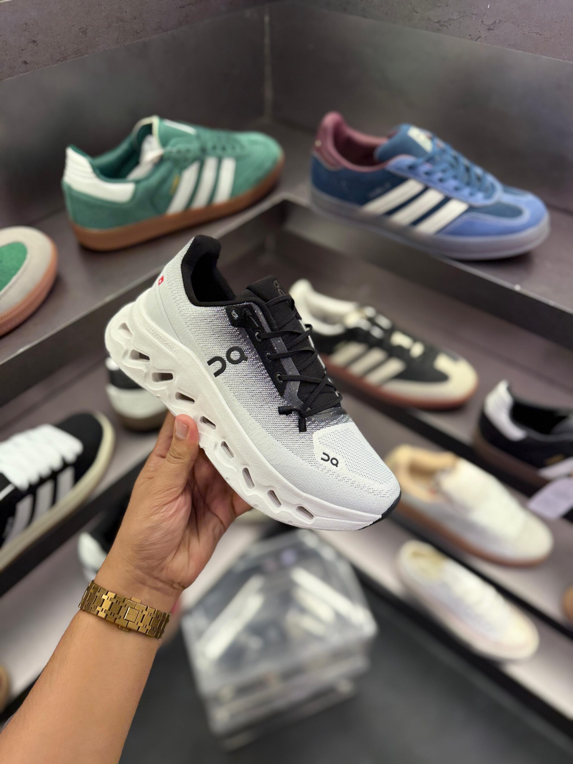 FIRST COPY ON RUNNING CLOUDTILT BLACK WHITE SHOES - Image 4